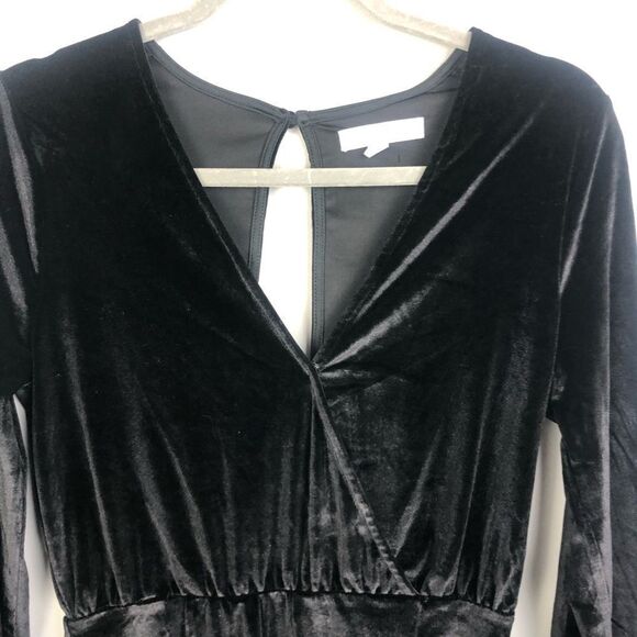 HONEY PUNCH | Velvet Black Long Sleeve Romper Wrap Front Cutout Back S - Picture 5 of 11